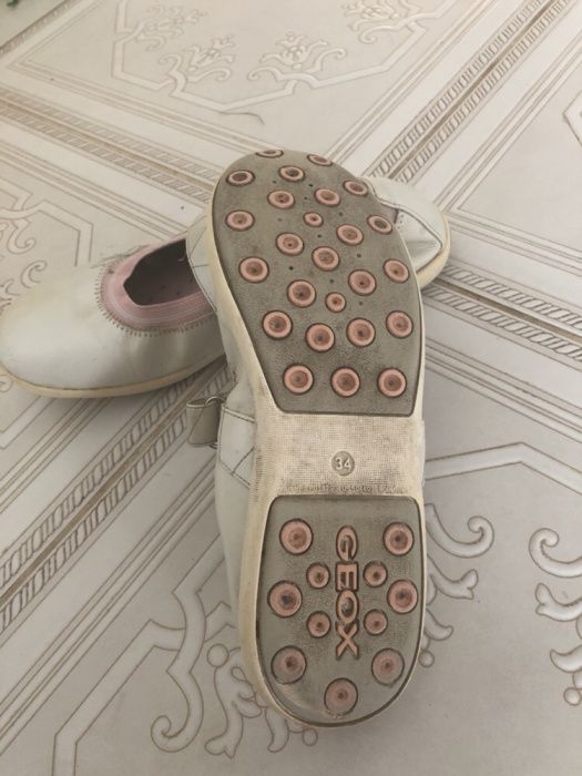 Кожаные туфли с мягким задником для девочки Geox 34 размер