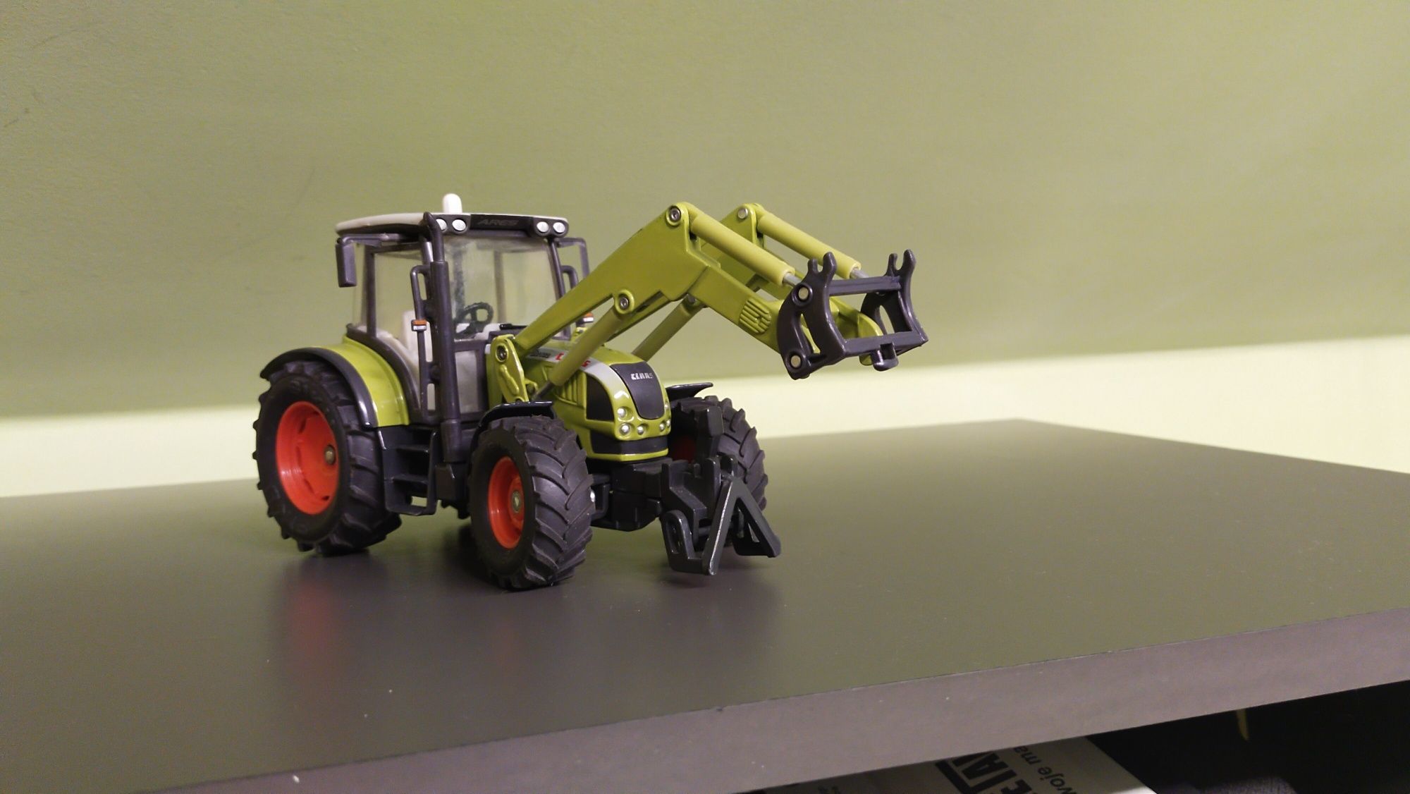 Siku traktor Claas 1:32