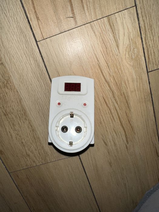 продам digitop vp-16 An реле напруги в розетку до 3 квт.