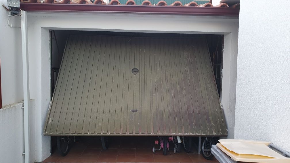 Portão automático de garagem - 290x220