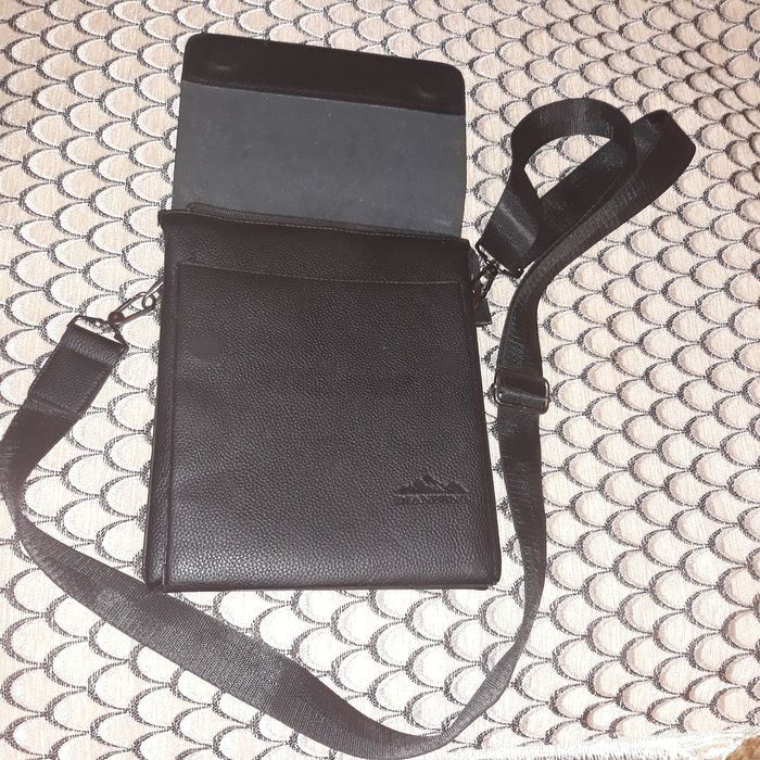 Продам  мужскую сумку планшетку