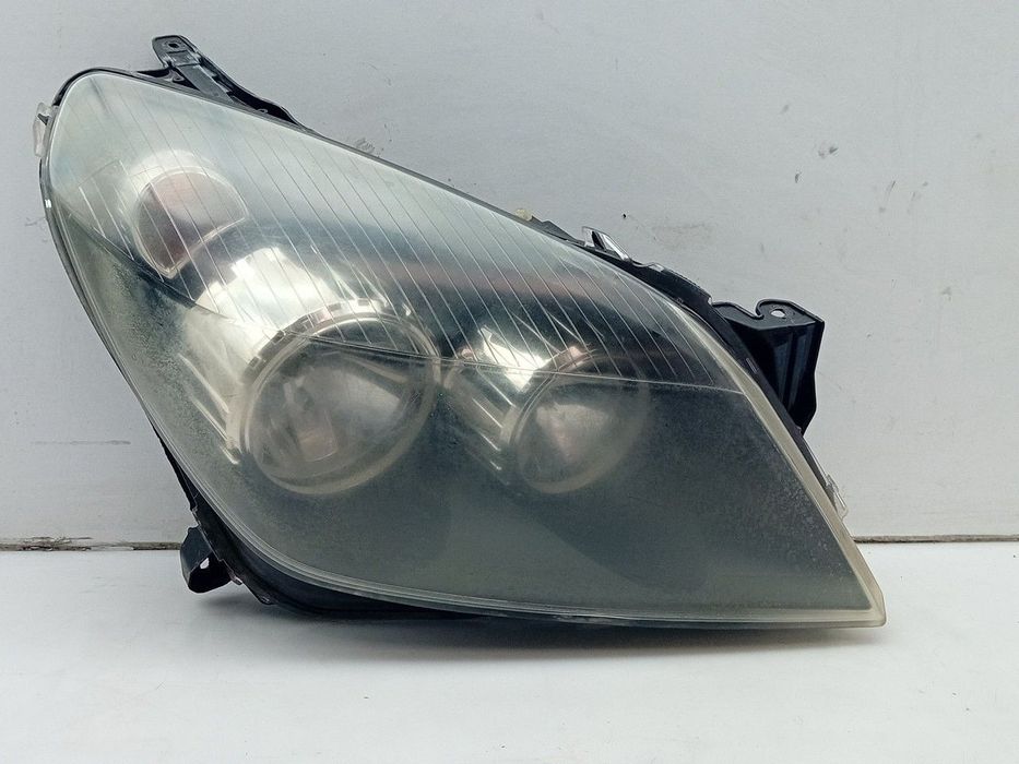 Ótica / farol direita OPEL Astra H Caravan (L35)