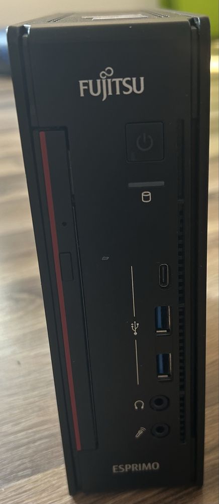 Mini PC Fujitsu Esprimo Q957 i5-7500T 8GB DDR4 SSD M.2 256GB W10