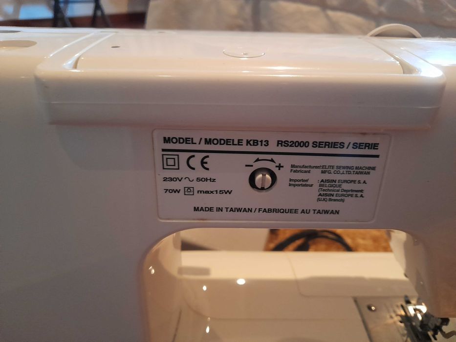Vendo máquina de costura