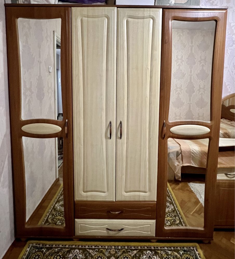 Вживані меблі у спальню
