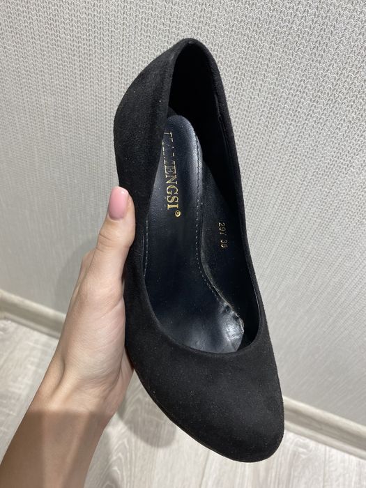 Чорні туфлі, туфли