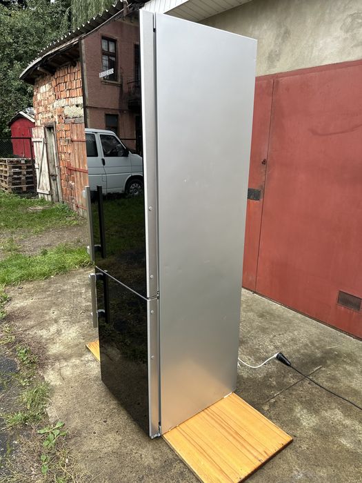 Liebherr CNef4815 холодильник