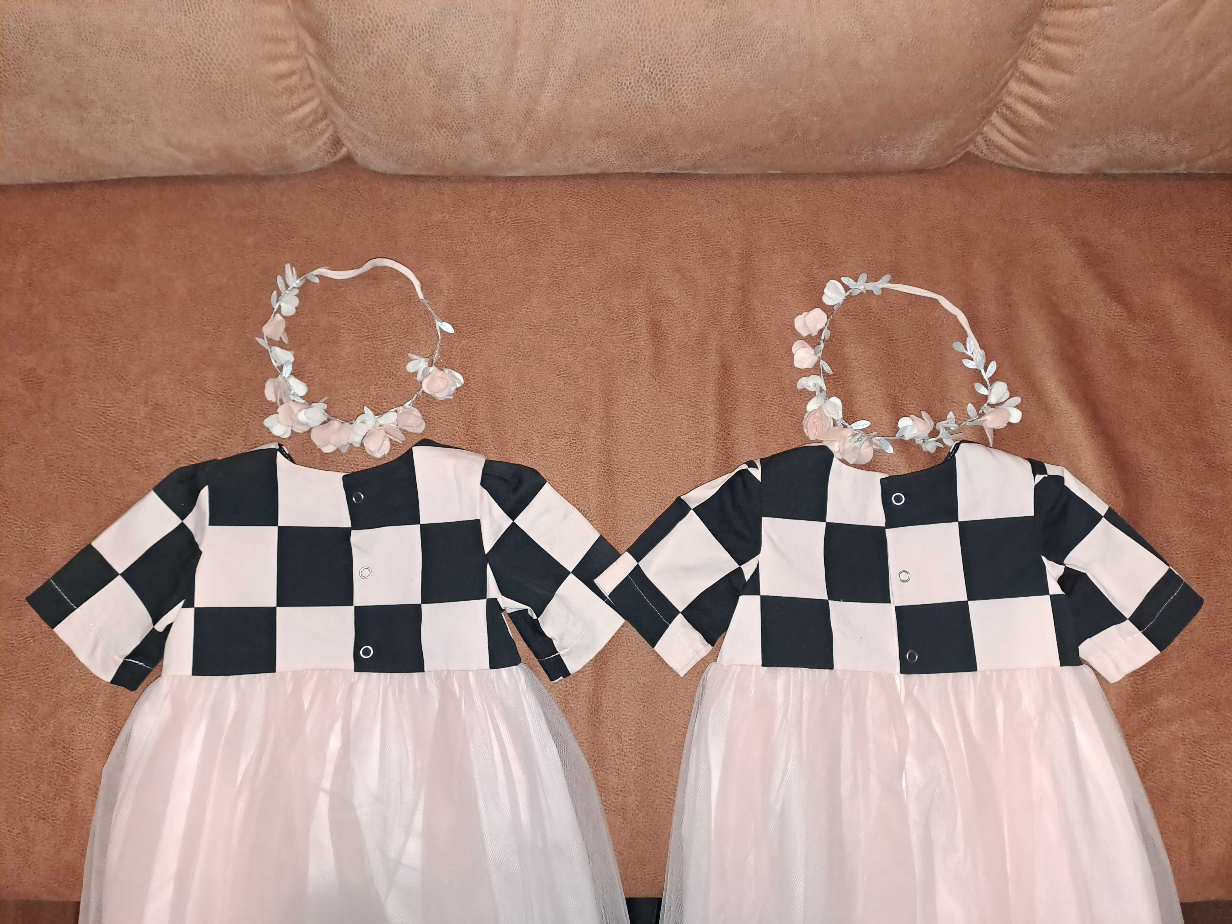 Продам на годик два эксклюзивных платья для двойняшек, близняшек