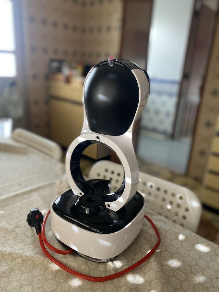 Máquina de cafe dolce e gusto