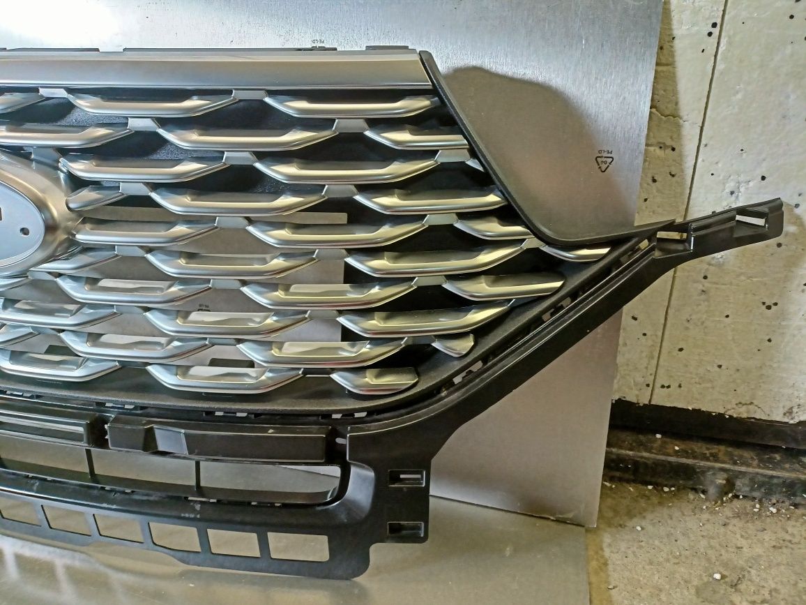 Ford Explorer grill atrapa kratka zderzaka przód chrom idealny