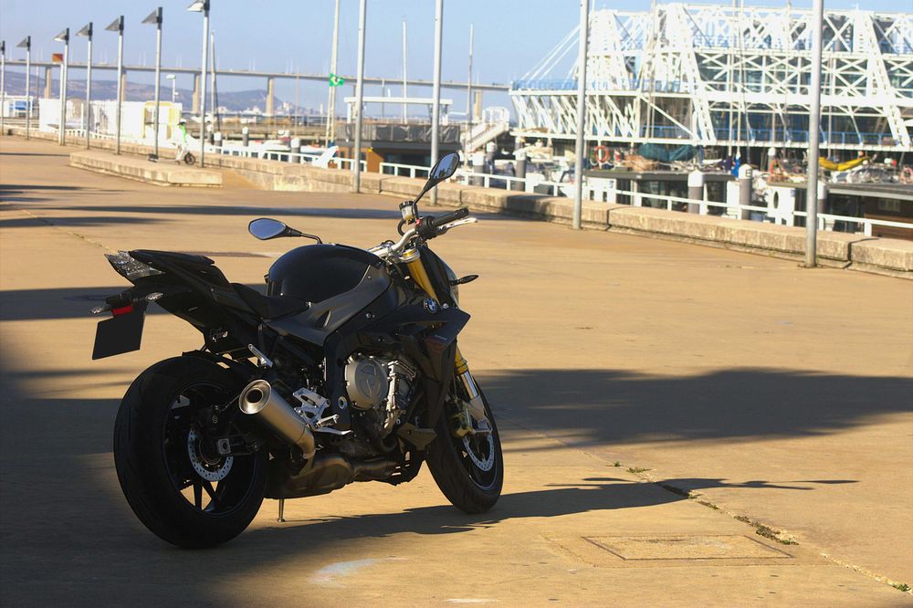 BMW S1000R naked/streetfighter