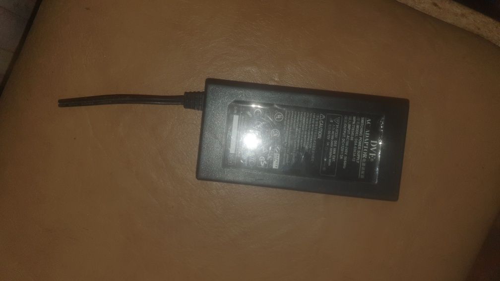 Зарядное устройство,  адаптер