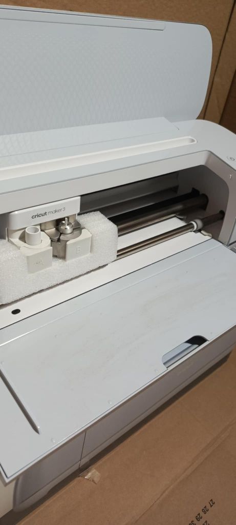 Ploter Cricut Maker 3 z wyposażeniem