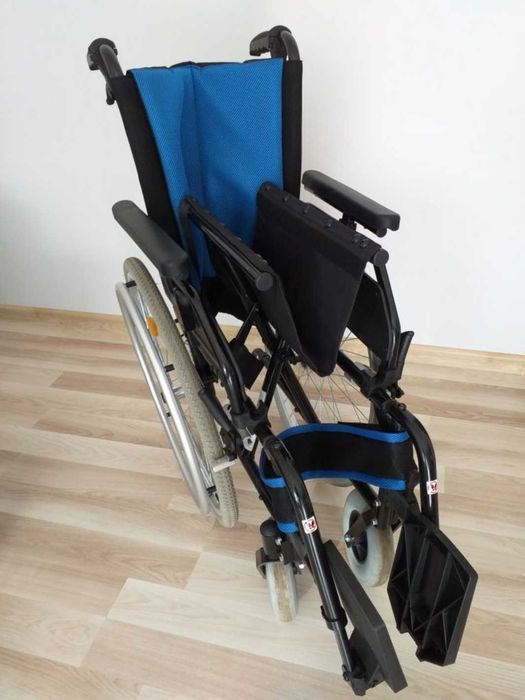 Wózek inwalidzki składany