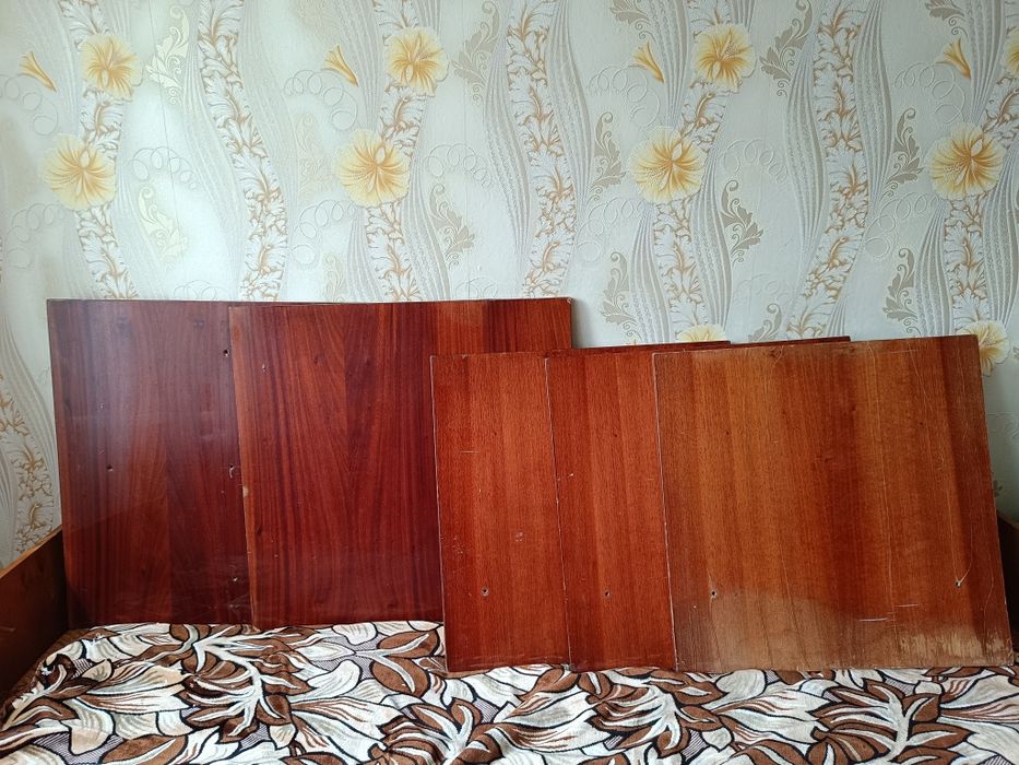 Дерев'яні квадрати,частини з радянських меблів.