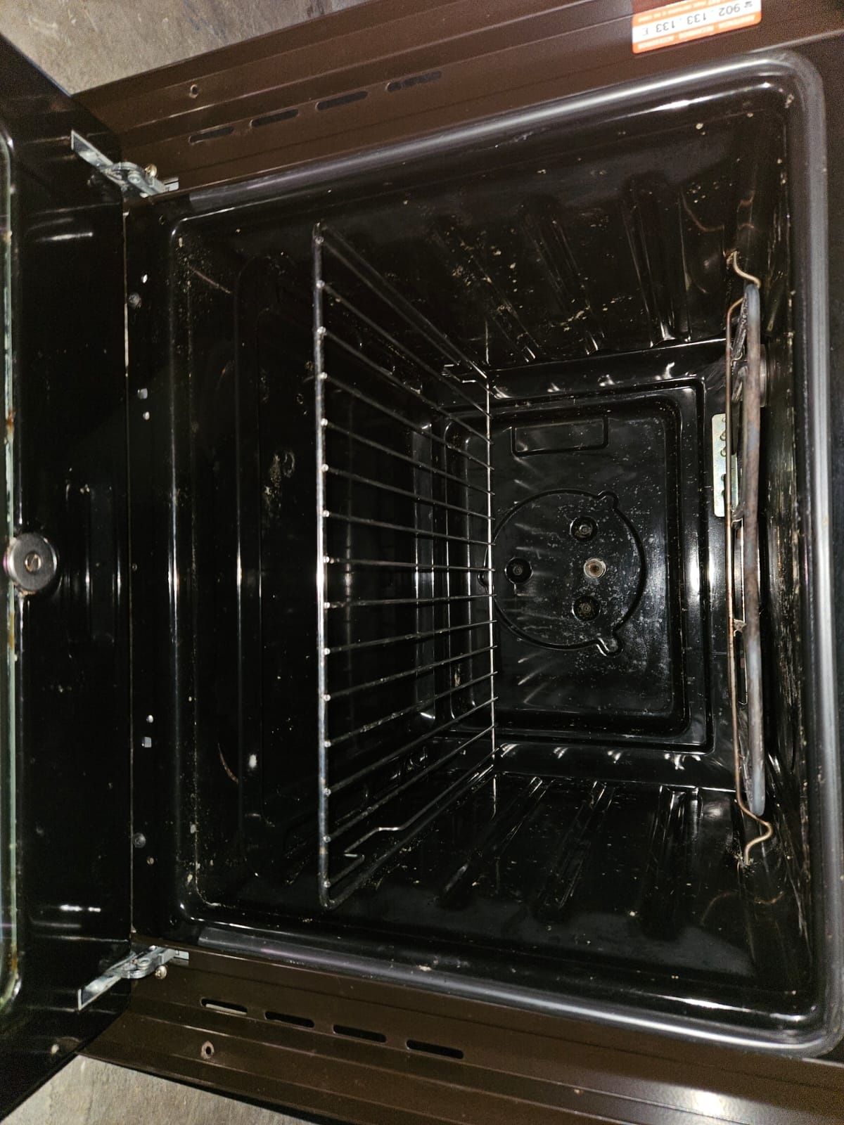 Forno Indesit embutido