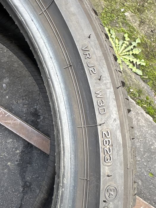 Opona 225/40R19 Brigdestone Blizzak LM005