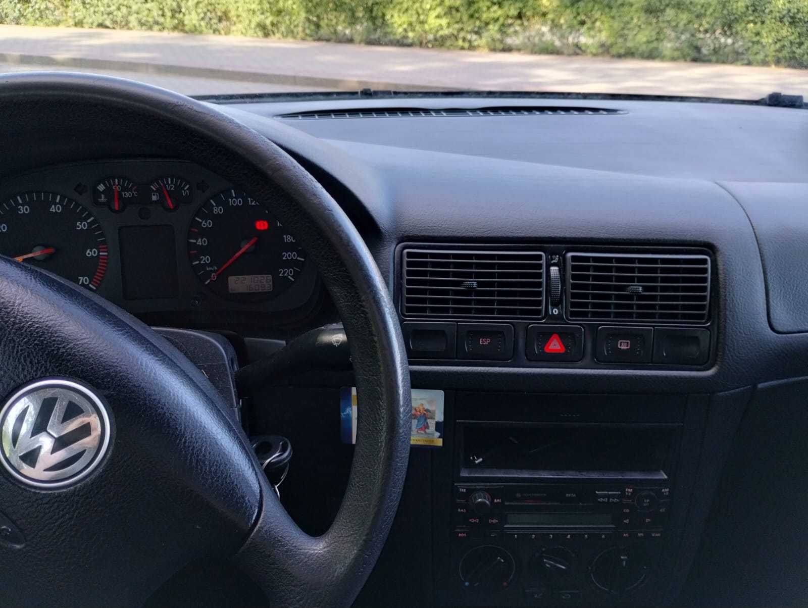 VW  Golf 1,4 16 v benzyna 95