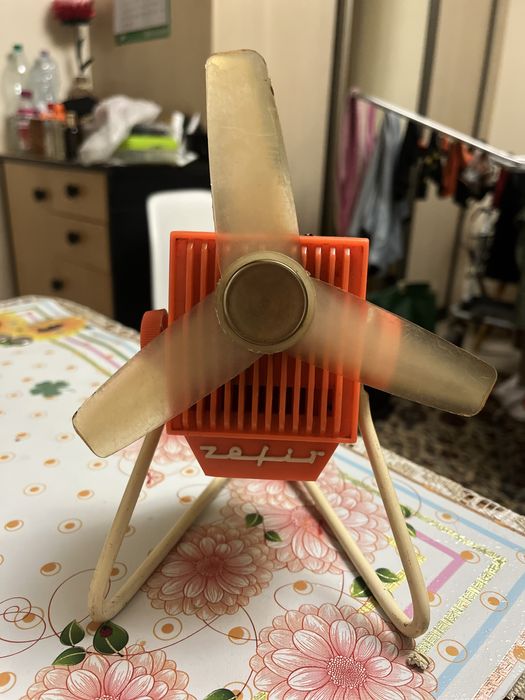 Wiatrak zefir z-51 1972rok, zdjecia przedstawiaja sprzedawany przedmio