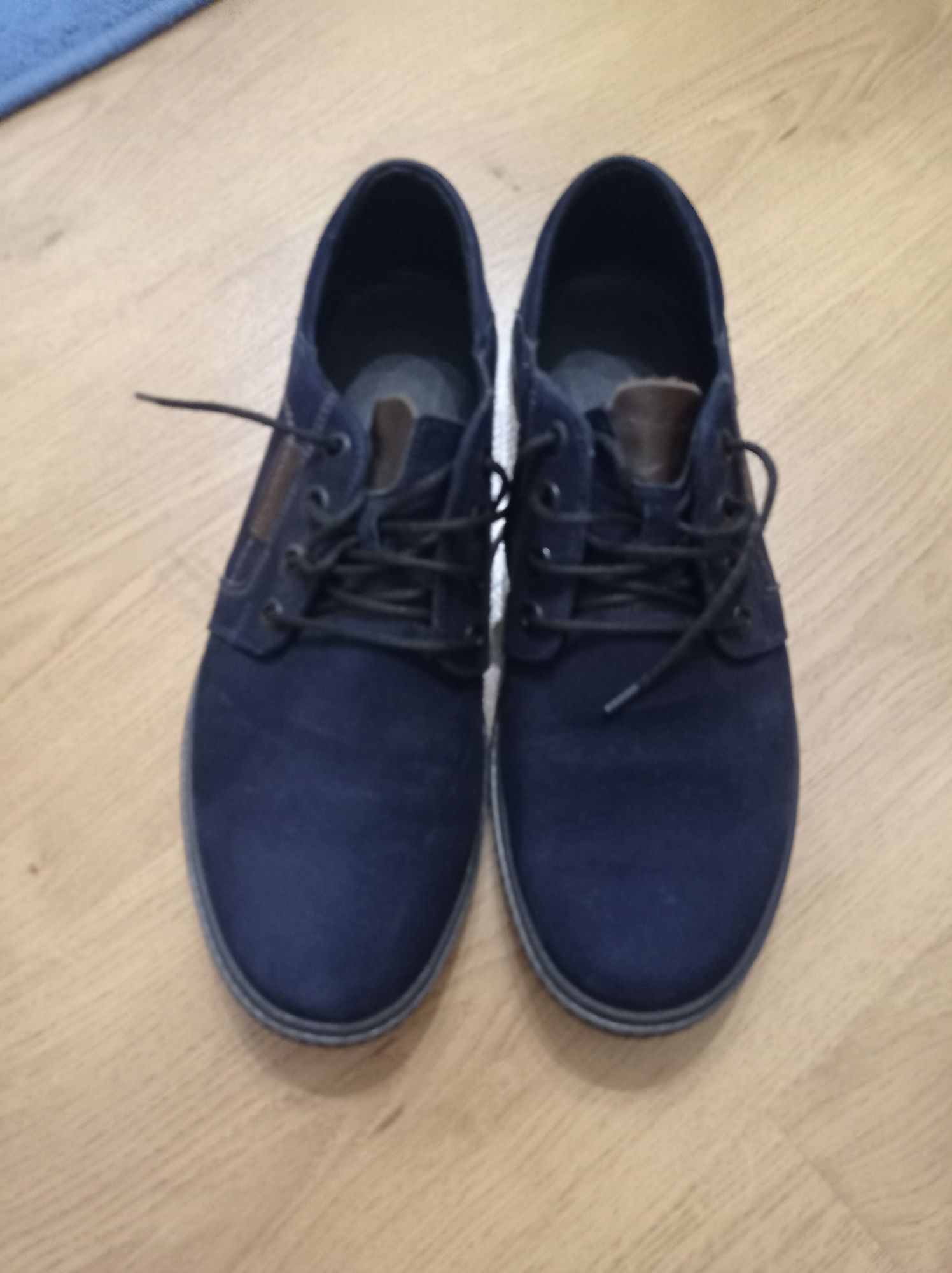 Шкіряні туфлі темно синього кольору