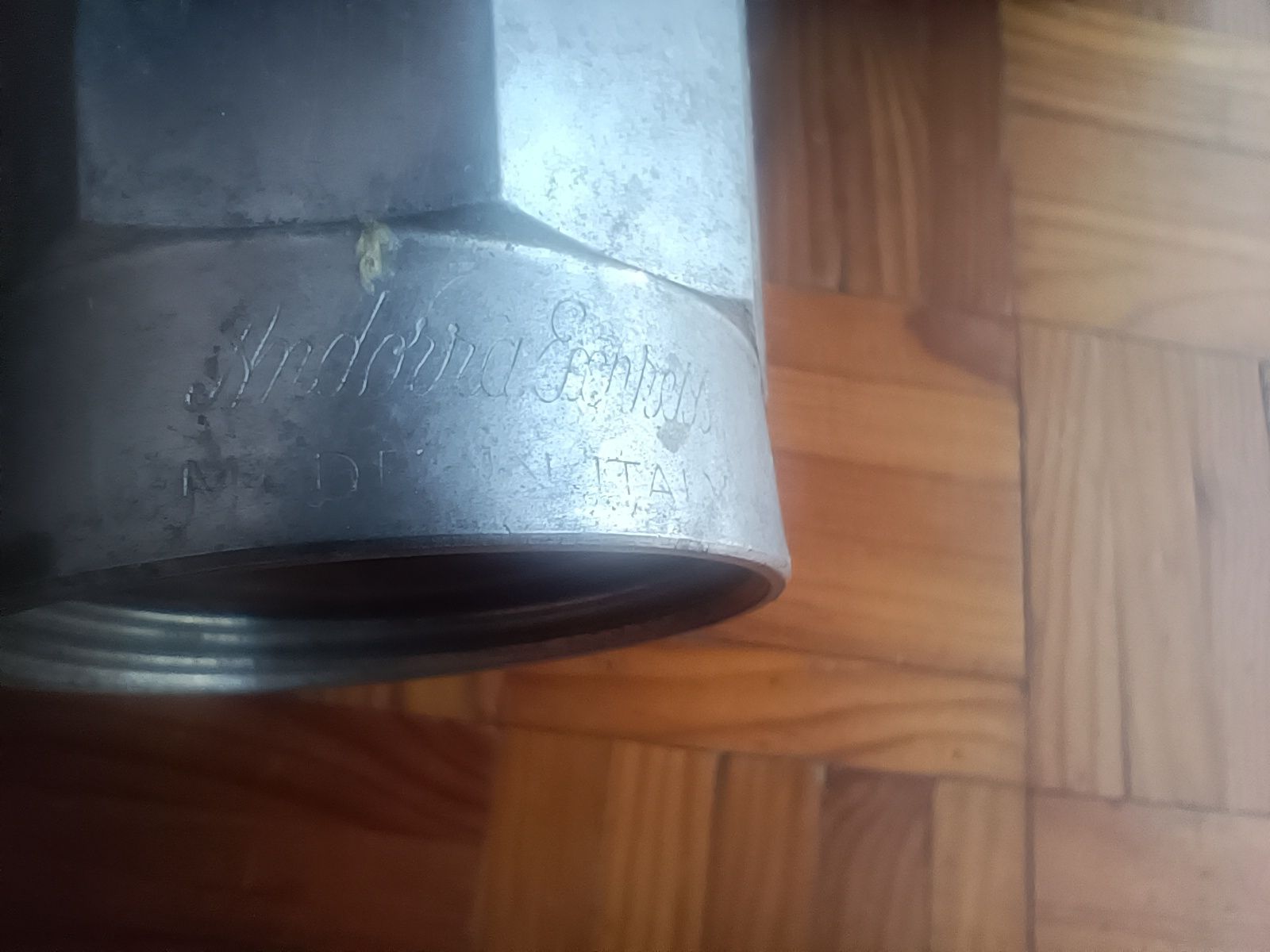 Cafeteira antiga pequena