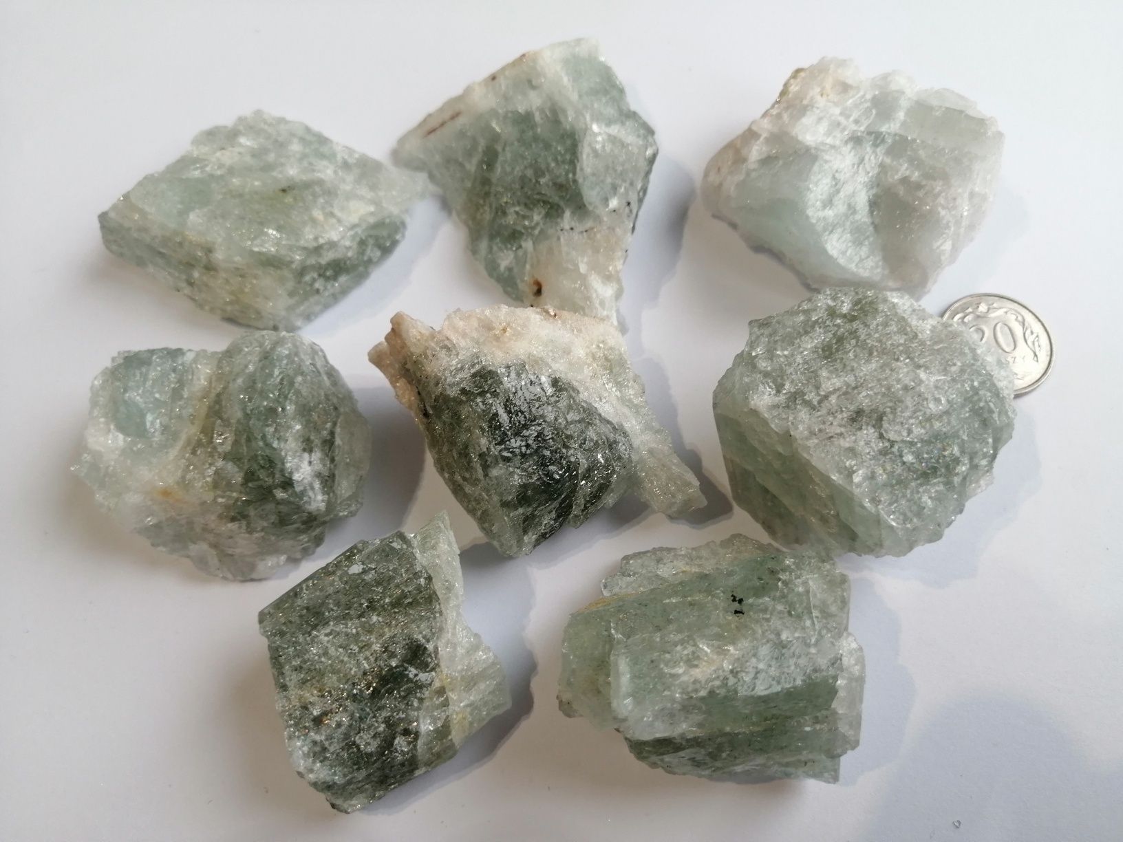 Naturalny kamień Akwamaryna w formie surowych bryłek