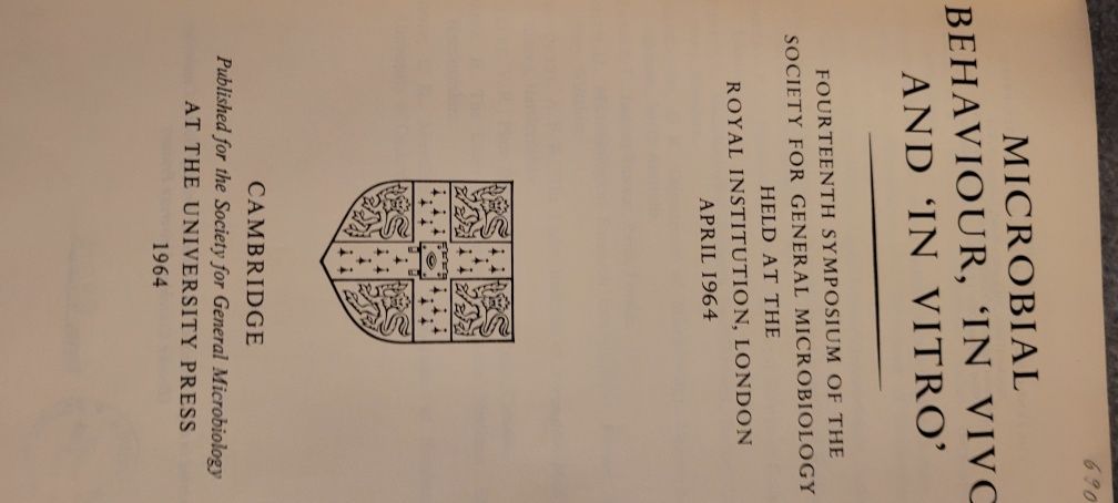 Microbial Behaviour in vivo and in vitro naukowa po angielsku