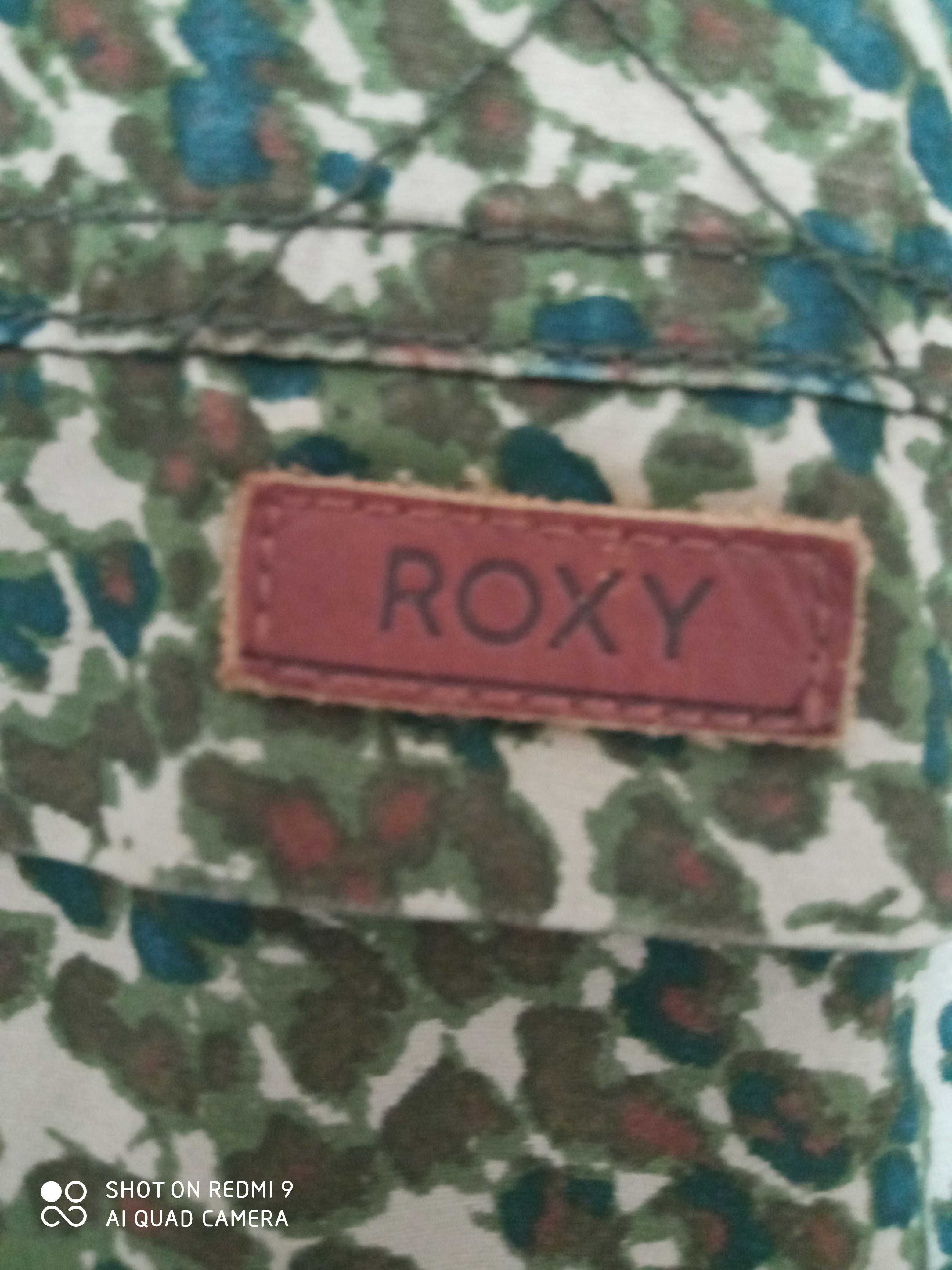 Ветровка женская фирмы Roxy, цвет камуфляж