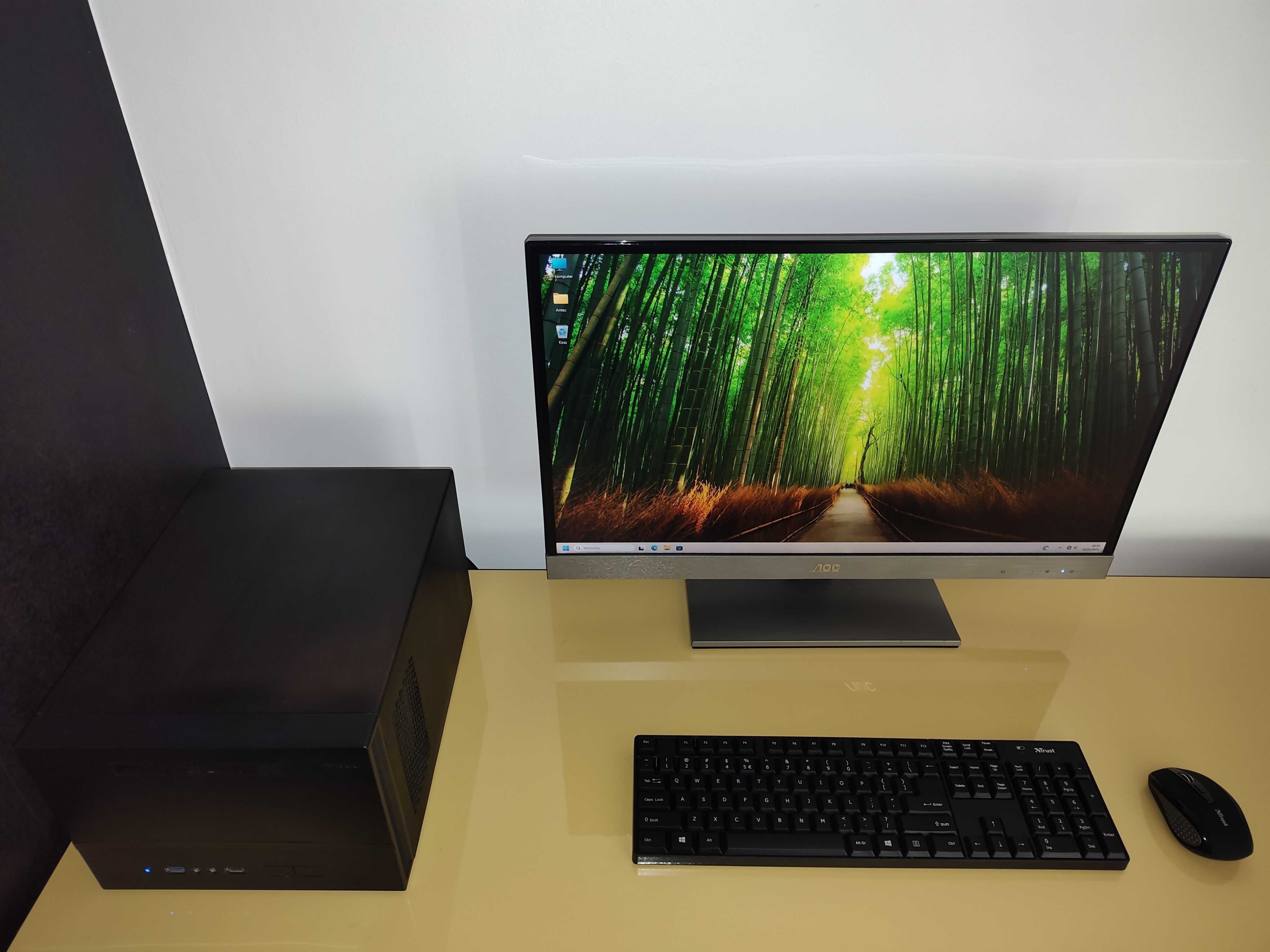 Komputer stacjonarny Mini-ITX/ 27" / 16GB / WIN 11 PRO / i5 / GTX 650