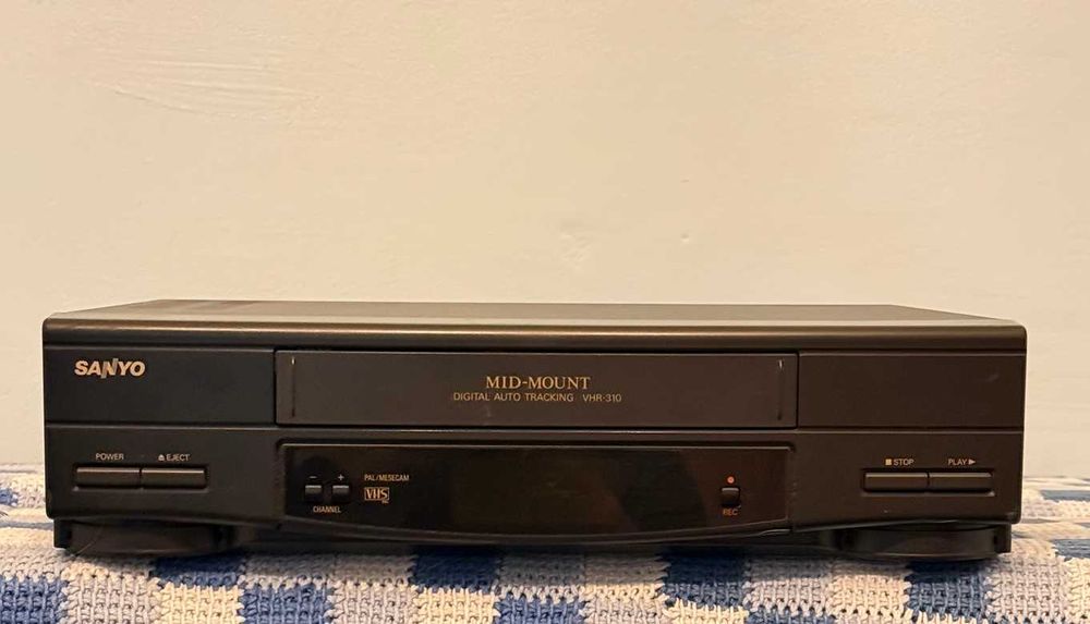 Odtwarzacz / magnetowid VHS SANYO VHR-310