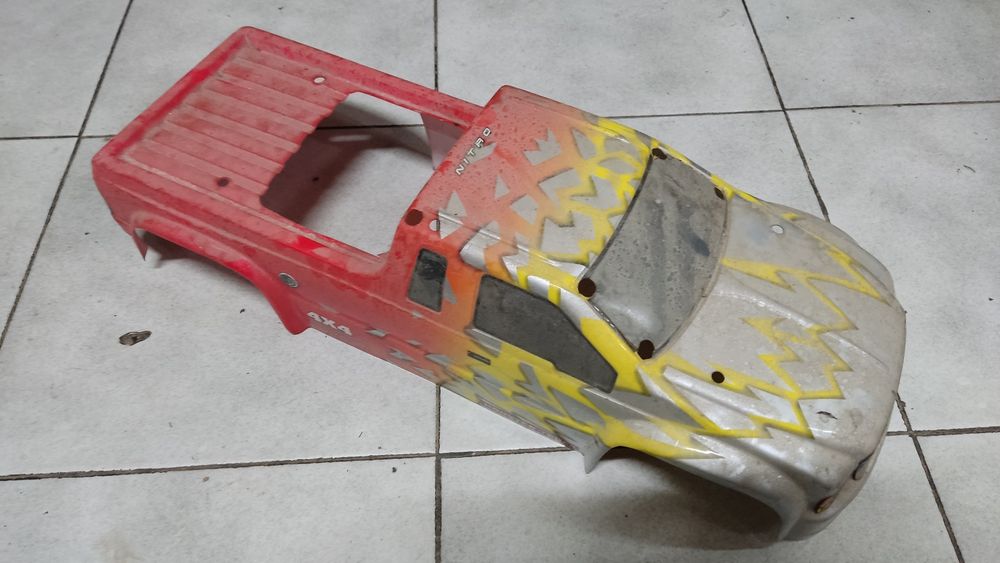 Carro telecomandado usado para venda