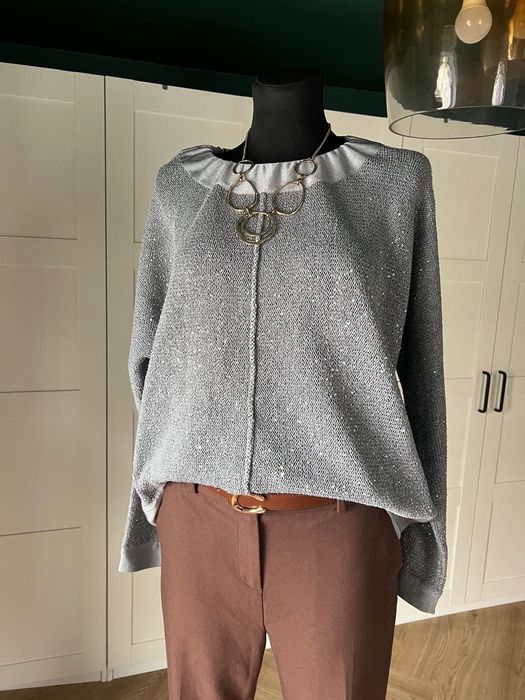 Szary sweter ze srebrnymi cekinami rozmiar 44 XXL marki Monnari