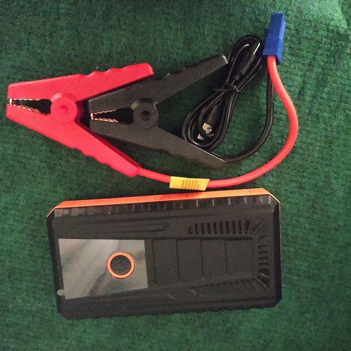 Бустер для запуску двигуна