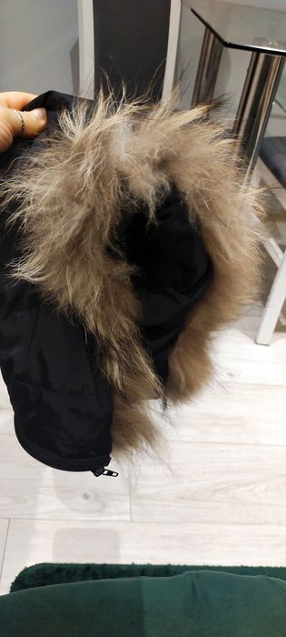 Kaptur do kurtki z naturalnym futerkiem obszyciem czarny