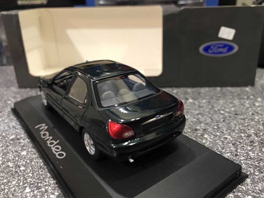 1/43 Ford Mondeo MINICHAMPS