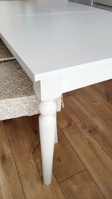Stół biały, rozkładany. Od stolarza. Wzorowany na Ikea. Plus 2 krzesła