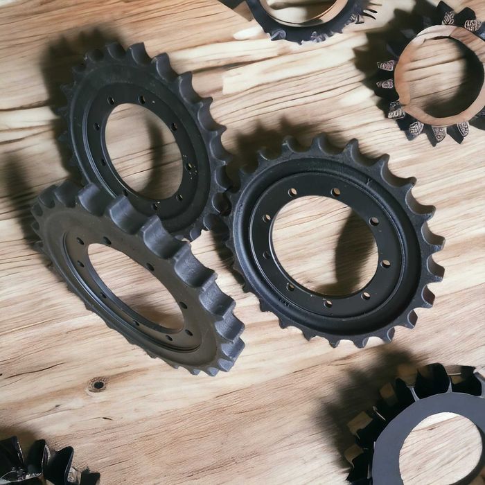 Koło Napędowe Case / Fermec / IHI / Neuson / Takeuchi