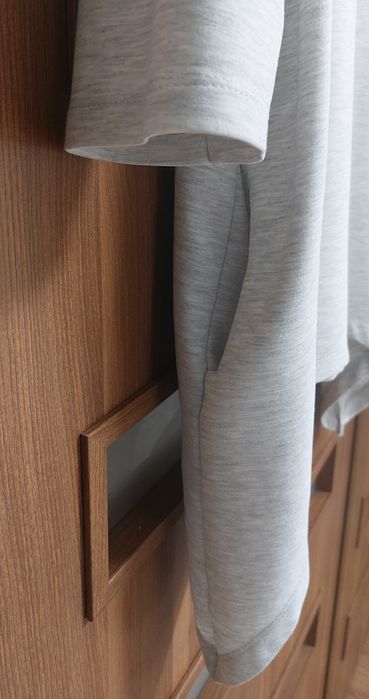 Asymetryczna bluza damska z kapturem jasna szara rozmiar uniwersalny