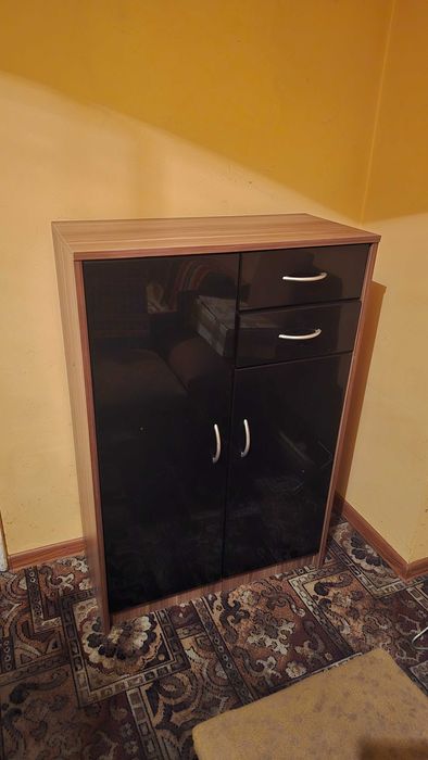 Komoda 74,5x111 cm, szafka z szufladami i półkami, wysoki połysk