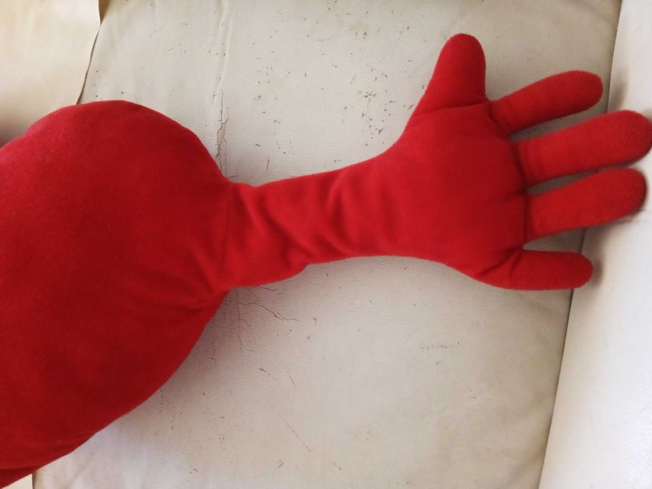 Almofada abraço, forma CORAÇÃO vermelho, 45x30cm