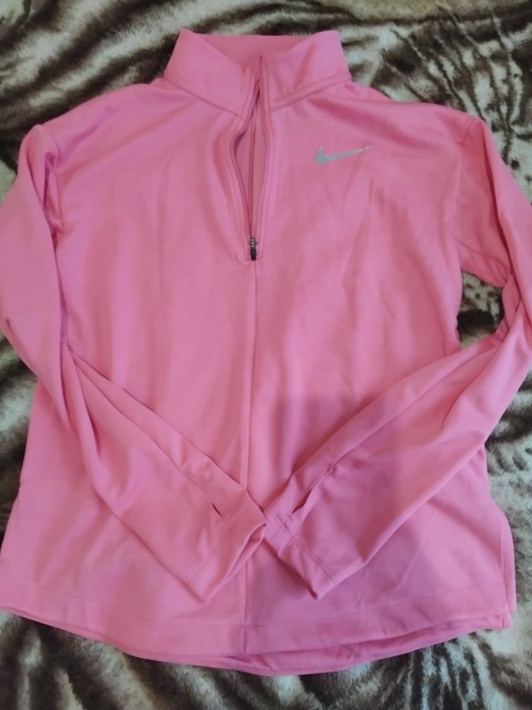 Продам кофту Nike, нова