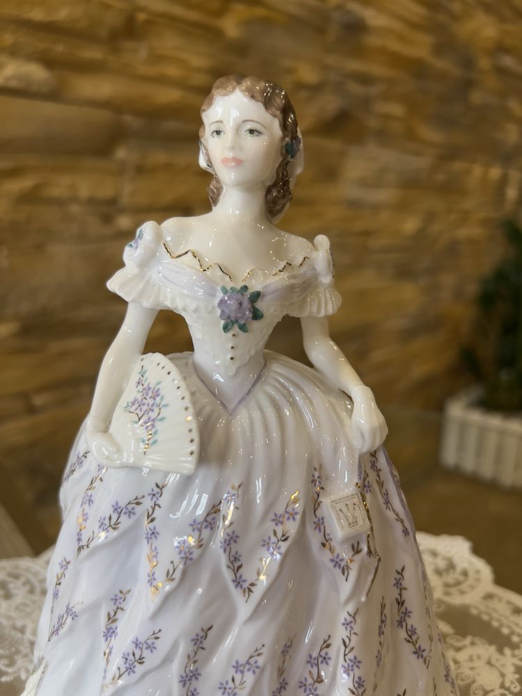 Порцелянова статуетка Дівчина  Royal Worcester The Last Waltz