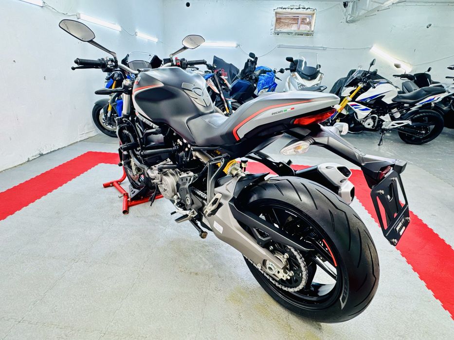 мотоцикл Ducati Monster 821 2020 р в оригіналі тільки з Японії