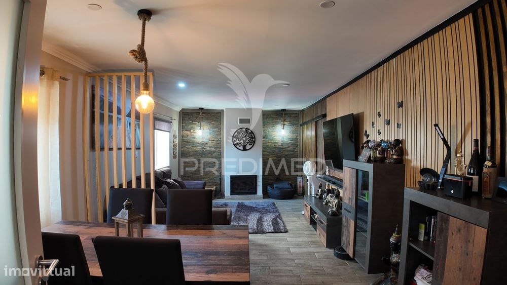 Moradia T3 com quintal e piscina em Entradas