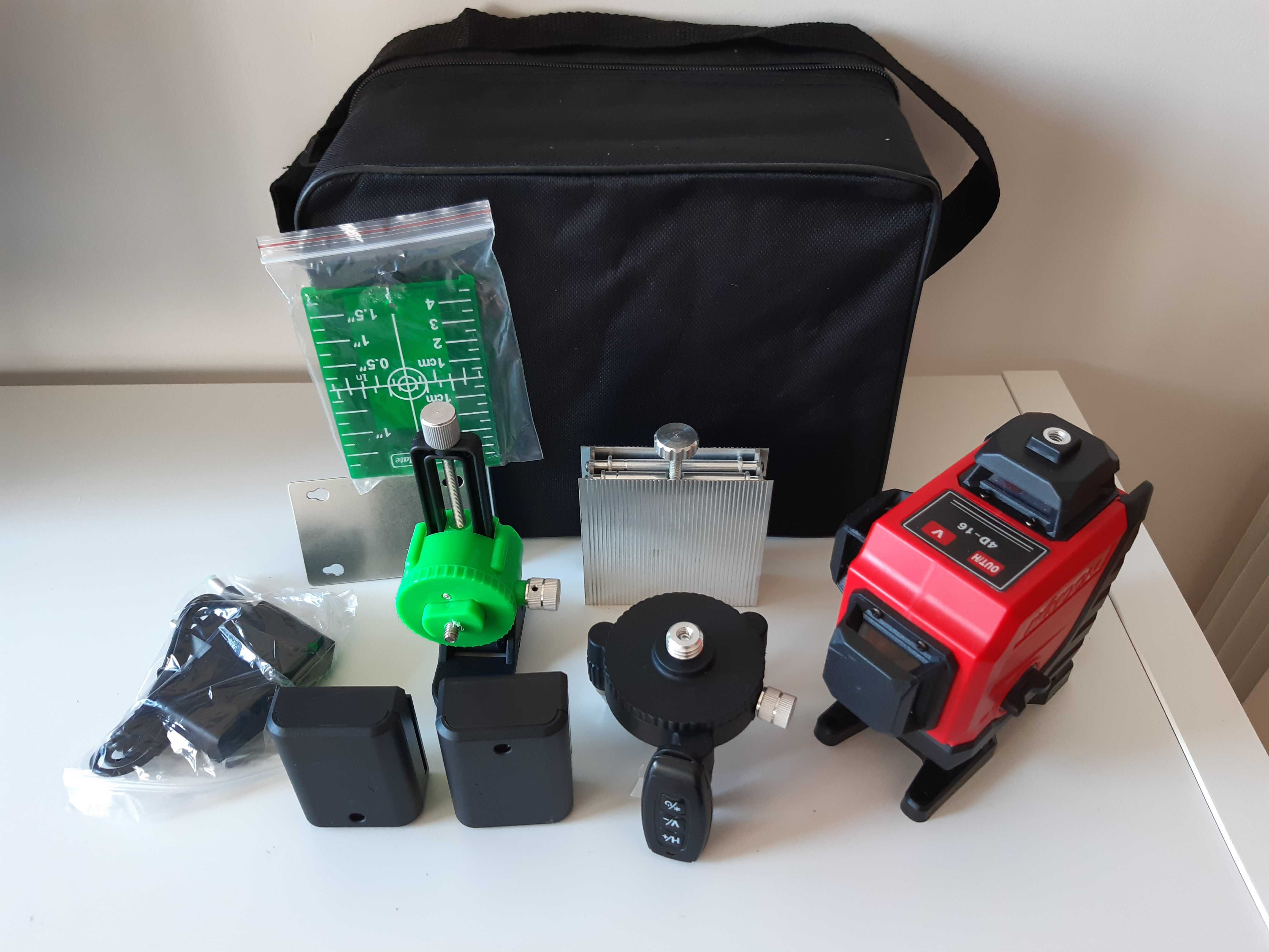 Laser 360 / 16 Linhas Verdes Vermelhas / 2 Baterias / Estojo (NOVO)