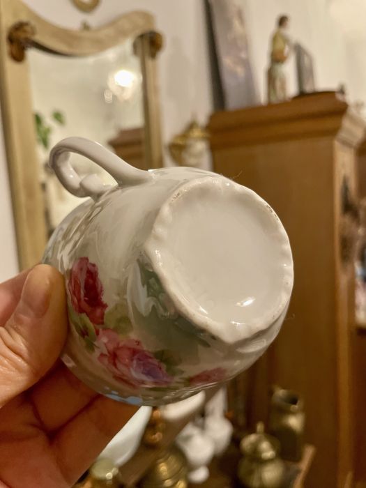 Porcelanowa filiżanka ze spodkiem