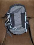 Mochila de caminhada com impermeável
