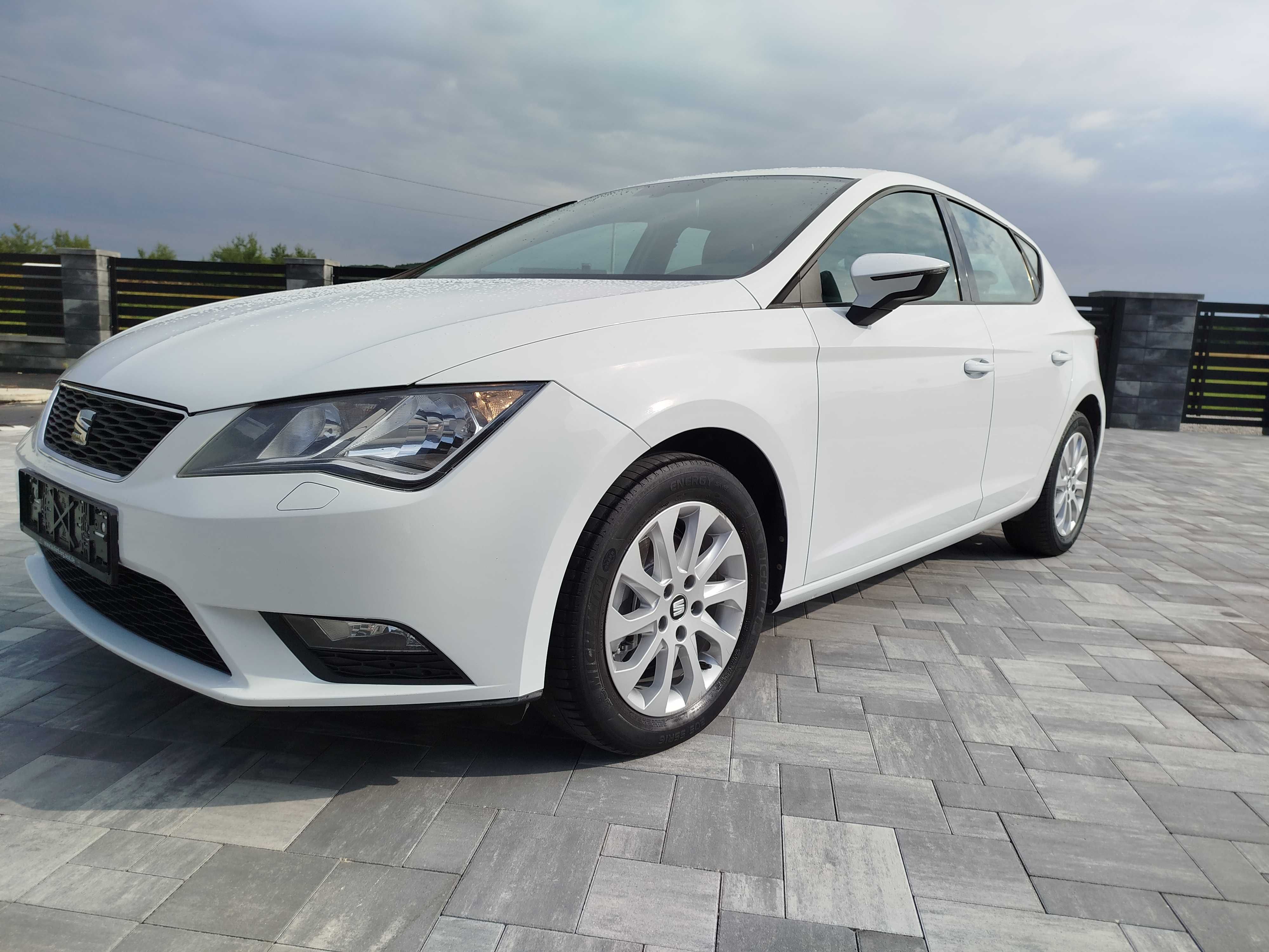Seat Leon 1,6 TDI biała perła serwis w oryginale z Niemiec super stan