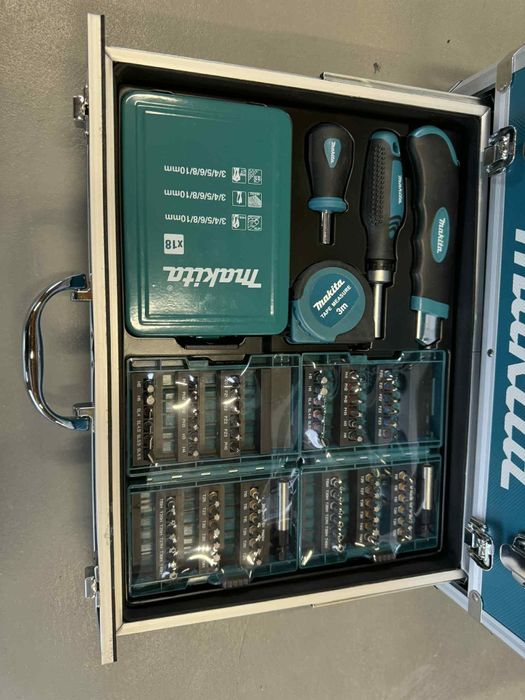 Nowy duży zestaw Makita Wkrętarka DHP482+ 2 Baterie 3.0ah+ akcesoria