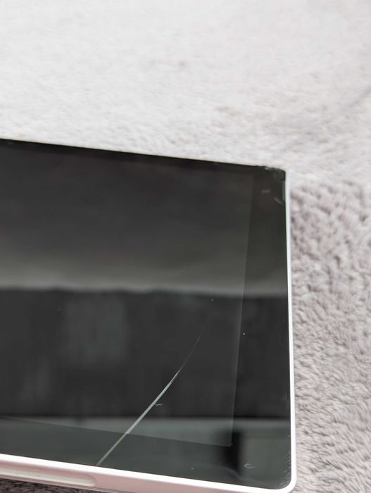 Microsoft Surface Pro 5 i7-7660U 8GB Ram 256 SSD Планшет 2K Экран ПК